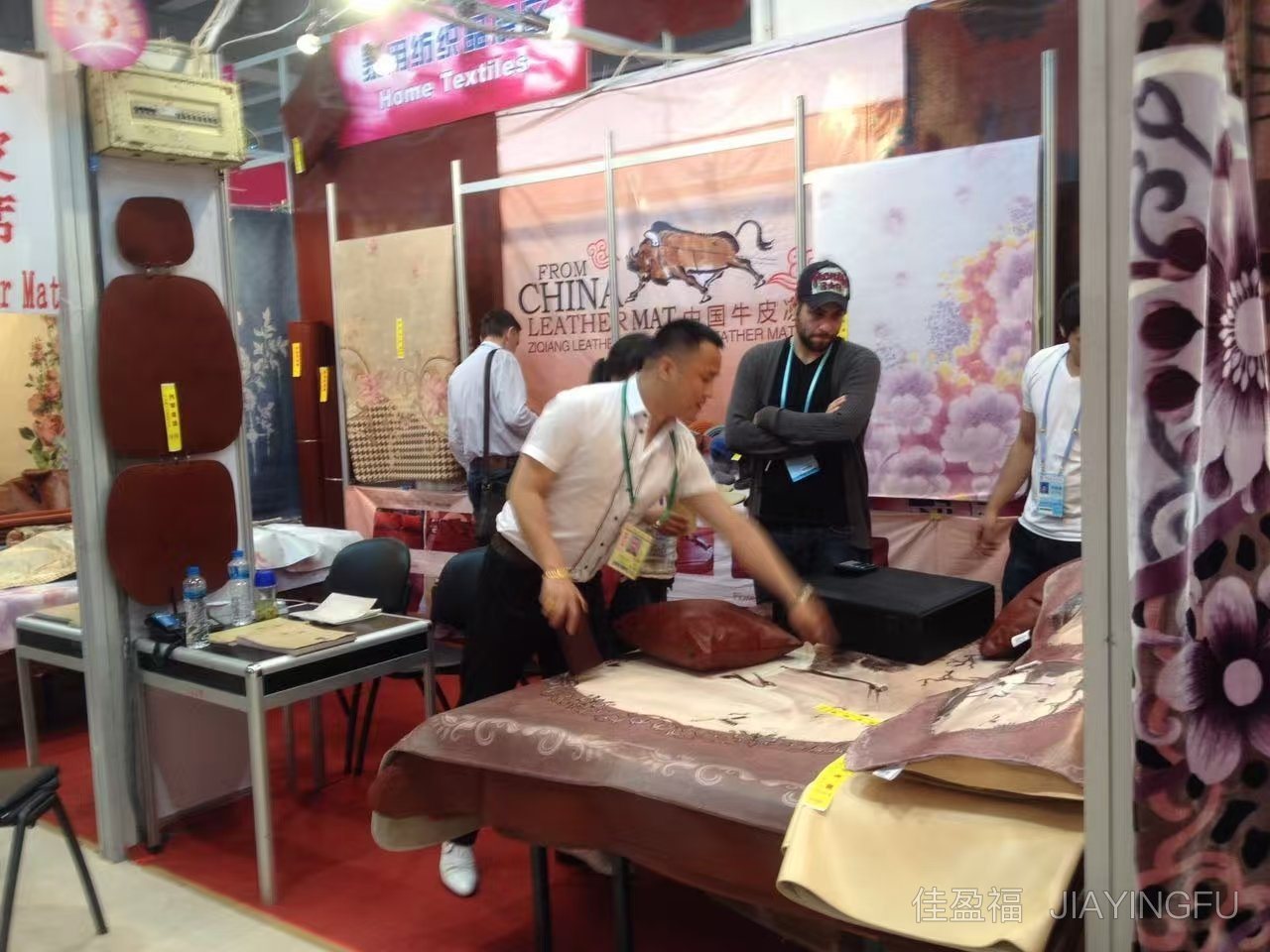 Foreign buyer at the booth