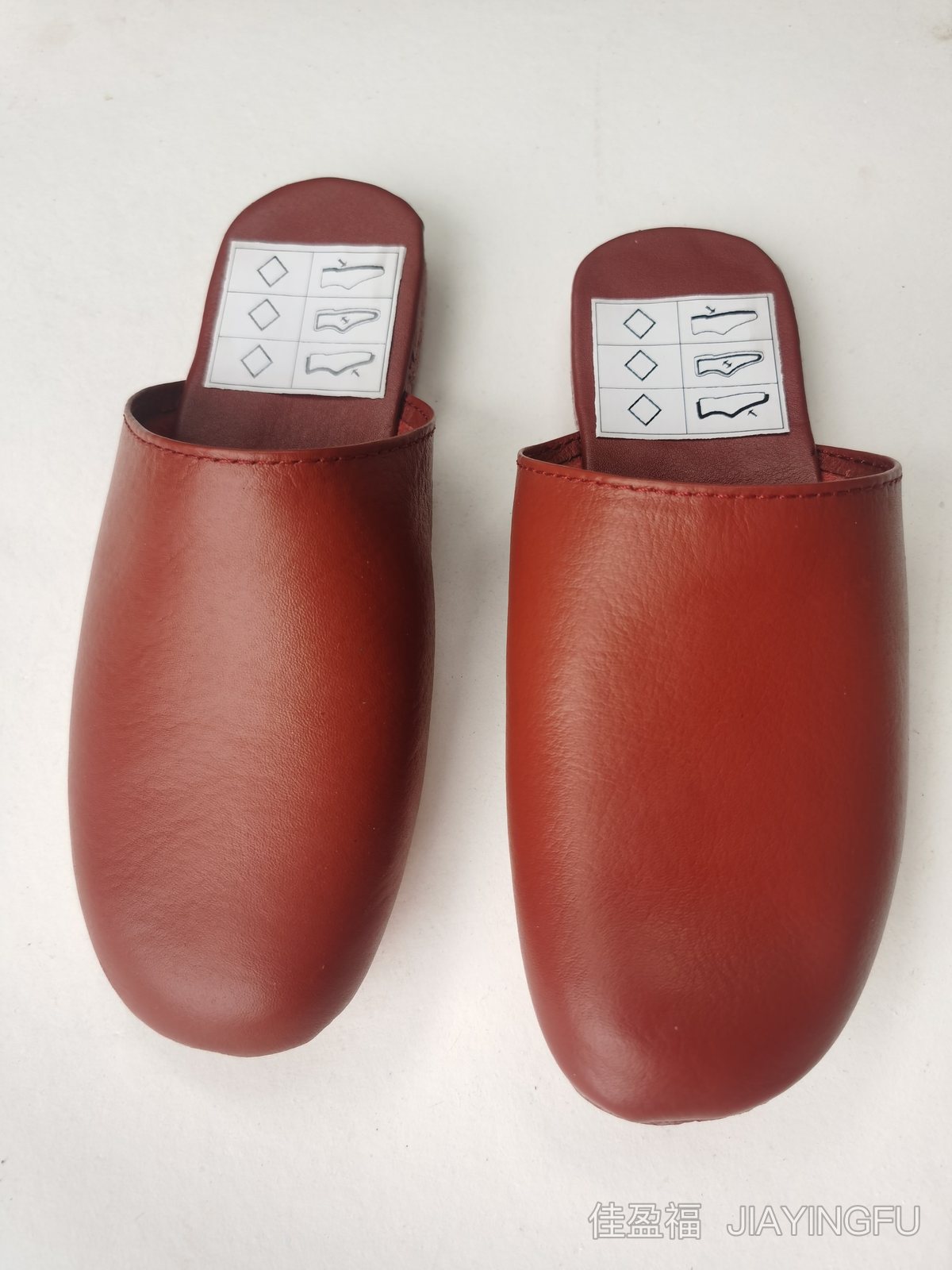 Red-brown closed-toe 5